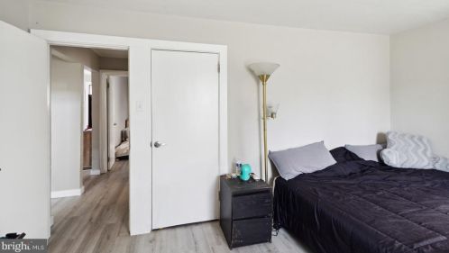 555 Greenwich Ave, West Deptford NJ  08066-1166 exterior