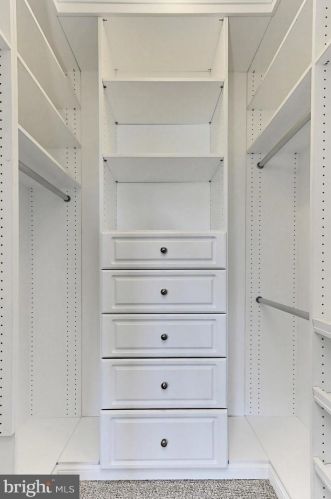 14286 Chalfont Dr, Haymarket VA  20169-2632 exterior