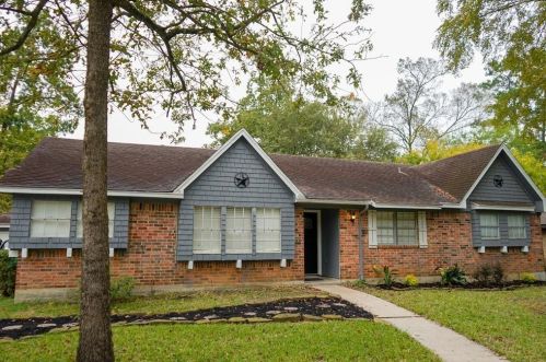 27113 Lana Ln, Conroe TX  77385-7801 exterior