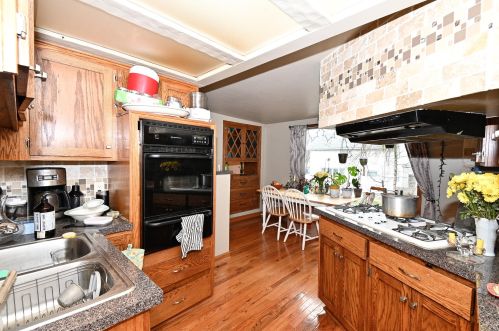1631 Belleview Pl, Milwaukee, WI 53211-3958