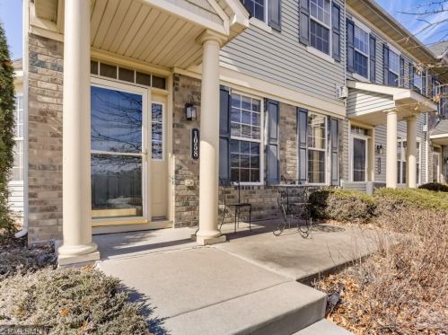 1058 Hillvale Ave, Saint Paul, MN 55128-5860