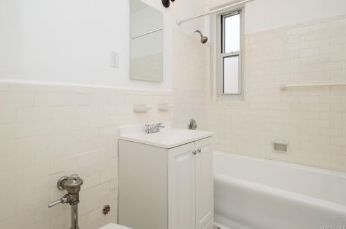 60 Broad St, Mount Vernon NY  10552-2132 exterior