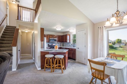 1064 Keny Blvd, London OH  43140-8417 exterior