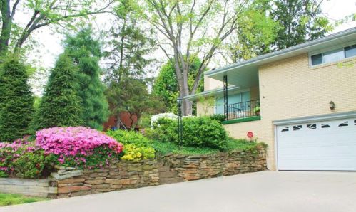 15 Winding Rd, Leetsdale, PA 15056-1228
