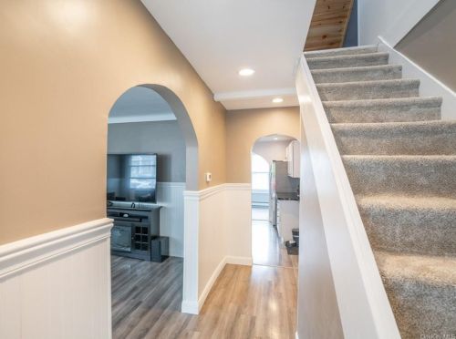 63 Entrance Way, Mahopac NY  10541-1328 exterior