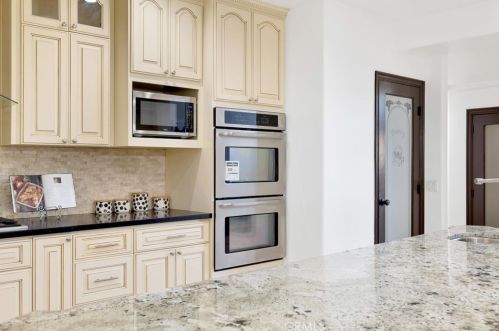 2340 Robinhood Pl, Orange CA  92867-1851 exterior