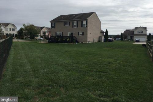 16 Lone Tree Dr, Camden-Wy, DE 19934-4736