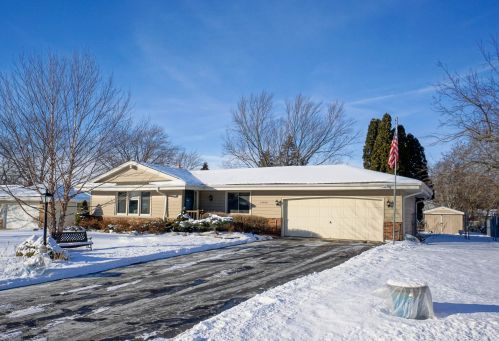 14460 Wilbur Dr, Waukesha WI  53151-5254 exterior