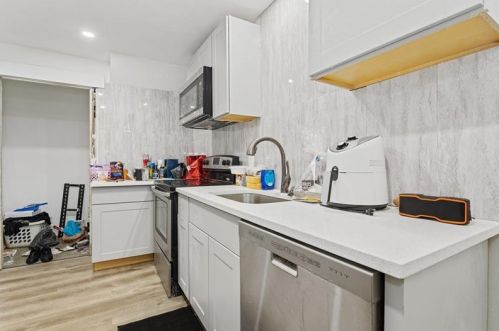 3026 Glenmawr St, Pittsburgh PA  15204-1831 exterior