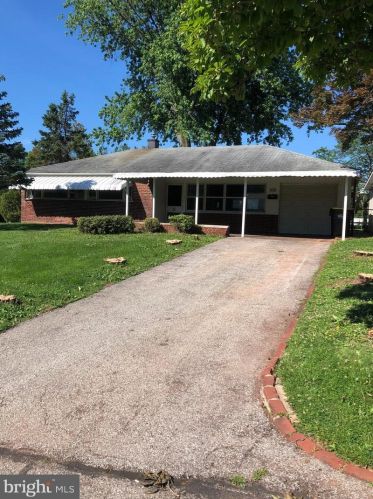 3134 Stoney Creek Rd, Norristown, PA 19401-1356