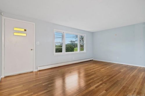 515 Griffin Rd, Wapping, CT 06074-1382