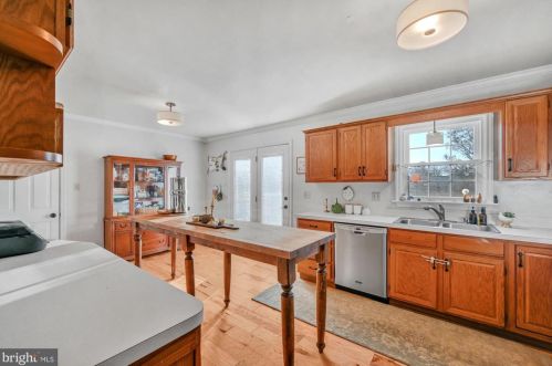 60 Aspen Dr, Mount Joy PA  17552-9512 exterior