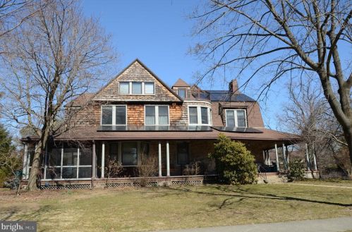 205 Lippincott Ave, Riverton, NJ 08077-1219
