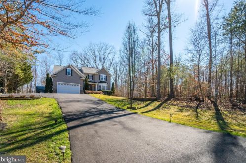 70 Lakebreeze Way, Fredericksburg, VA 22406-5230