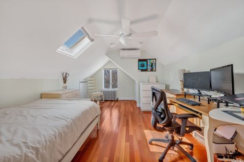 42 Stephen Ave, New Hyde Park NY  11040-3131 exterior