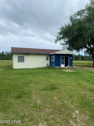 7249 Minor Ln, Sneads, FL 32460-3706