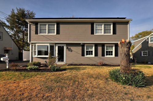 33 Meetinghouse Ln, Milford, CT 06460-6915