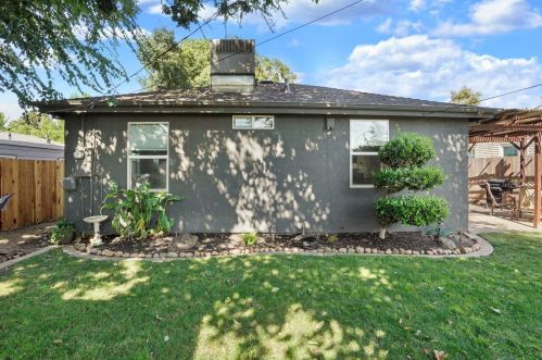 520 Falls Ave, Lodi CA  95240-1018 exterior