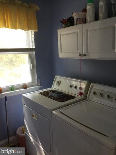 3533 Hopkins Dr, Wilmington DE  19808-2914 exterior