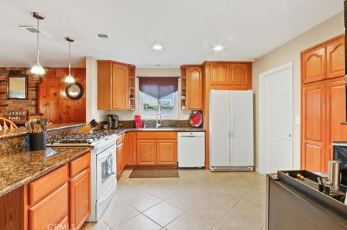 12101 Wutzke St, Garden Grove CA  92845-1841 exterior