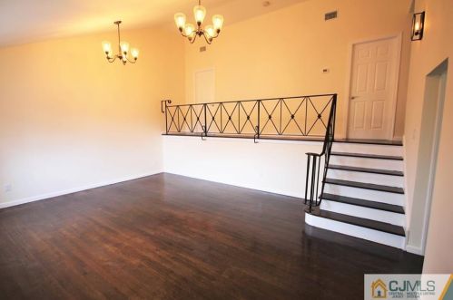 181 Rues Ln, East Brunswick NJ  08816-3666 exterior