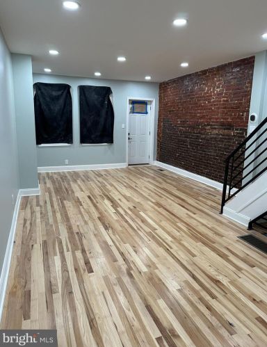 2307 Cambria St, Philadelphia, PA 19134-4206