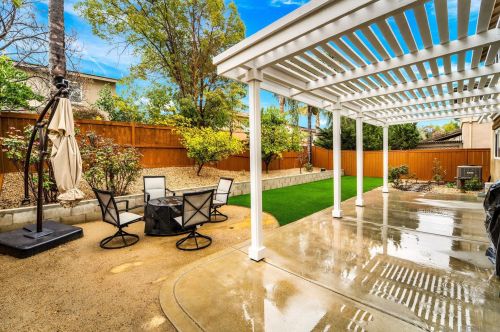 42064 Pine Needle St, Temecula CA  92591-7915 exterior