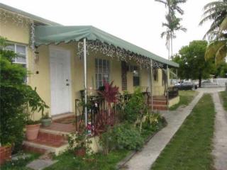 2469 35th St, Miami, FL 33142-5355
