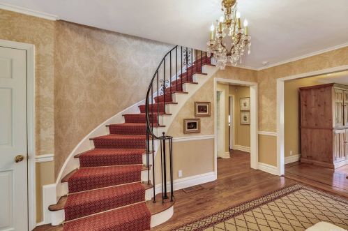 8 Emerson Rd, Muttontown NY  11545-3116 exterior