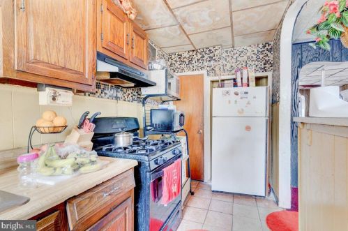 6617 Guyer Ave, Philadelphia PA 19153-2406 exterior