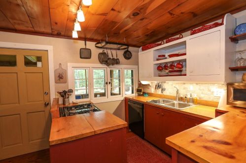 756 Bog Rd, Hillsboro NH  03244-4449 exterior