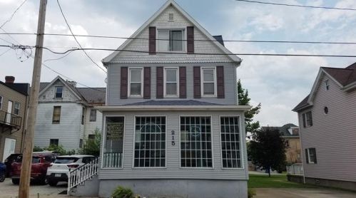 215 Chestnut St, Latrobe, PA 15650-1902