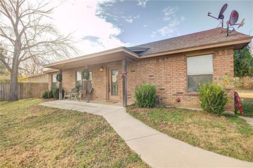 416 Allen St, Boyd, TX 76023-3300