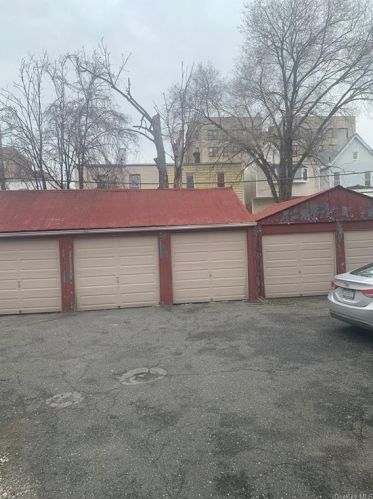 651 227th St, Bronx, NY 10466-3904