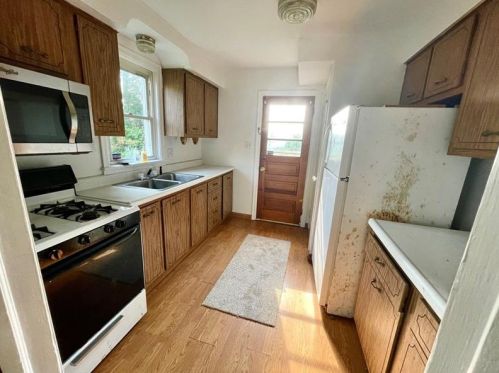 2105 Victoria Ave, New Kensington PA  15068-2132 exterior