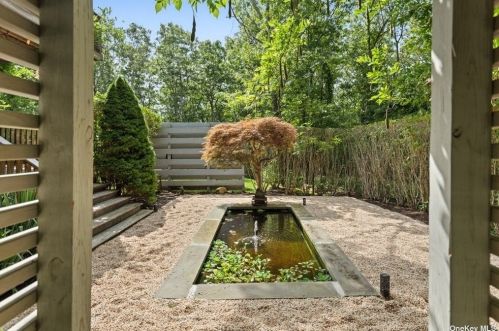 36 Ancient Hwy, East Hampton NY  11937-2568 exterior