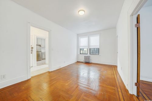 4219 Digney Ave, Bronx NY  10466-2058 exterior