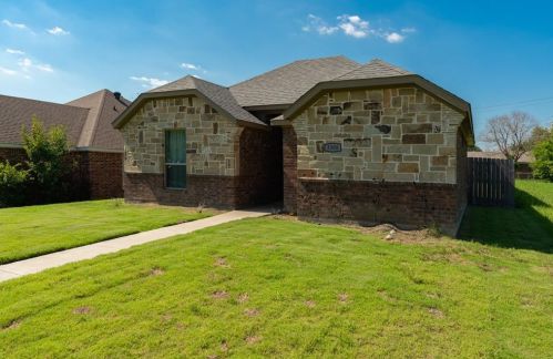 3308 Kari Ln, Greenville TX  75402-7202 exterior