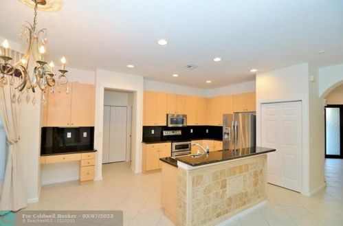 16376 31st St, Hollywood FL  33027-5229 exterior