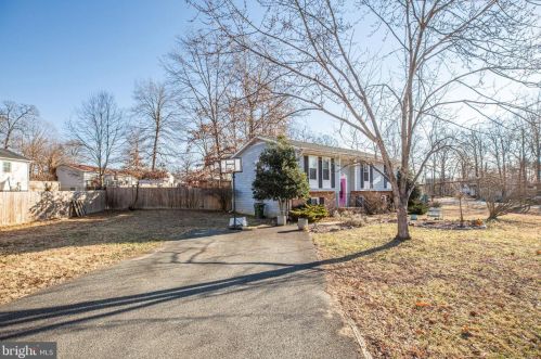 301 Gallimore Dr, Fredericksburg, VA 22407-1442