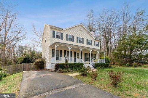 13226 Nickleson Dr, Woodbridge VA  22193-4123 exterior