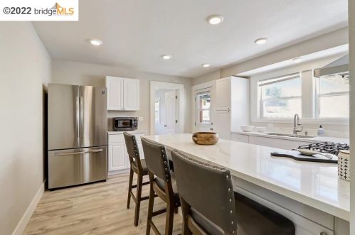 2851 82nd Ave, Oakland CA  94605-3510 exterior