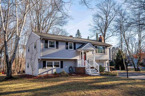 10 Ackerman St, Salem, NH 03079-3484