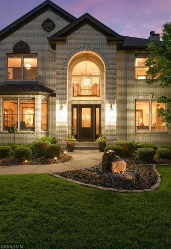 10147 Bridgewater Pkwy, Saint Paul, MN 55129-8587