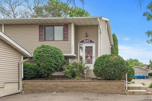3272 Dodd Ln, Saint Paul, MN 55121-2307