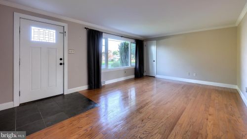 1898 Manor Ridge Dr, Lancaster PA  17603-4447 exterior
