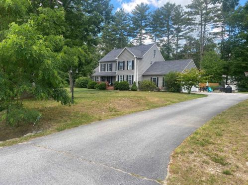 4 Christina Rd, Raymond, NH 03077-1285
