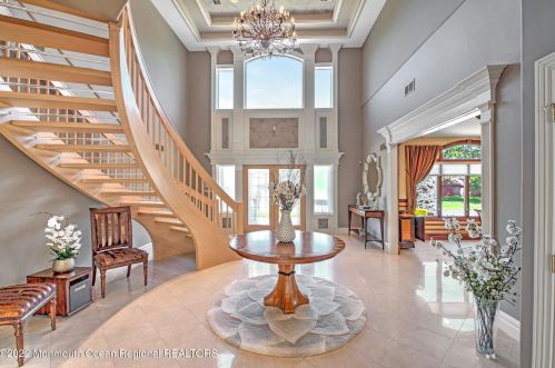 24 Dora Ln, Holmdel Village NJ  07733-1671 exterior