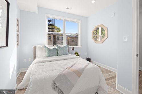 1111 Holbrook Ter, Washington DC 20002-2704 exterior