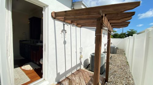 250 10th St, Delray Beach FL  33444-4048 exterior